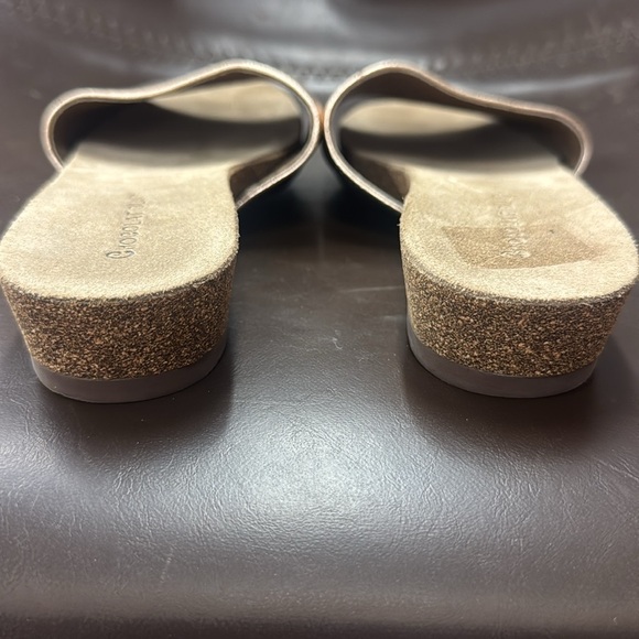 Chocolat Blu Viveca Rose Gold Leather Sandal - Picture 6 of 7